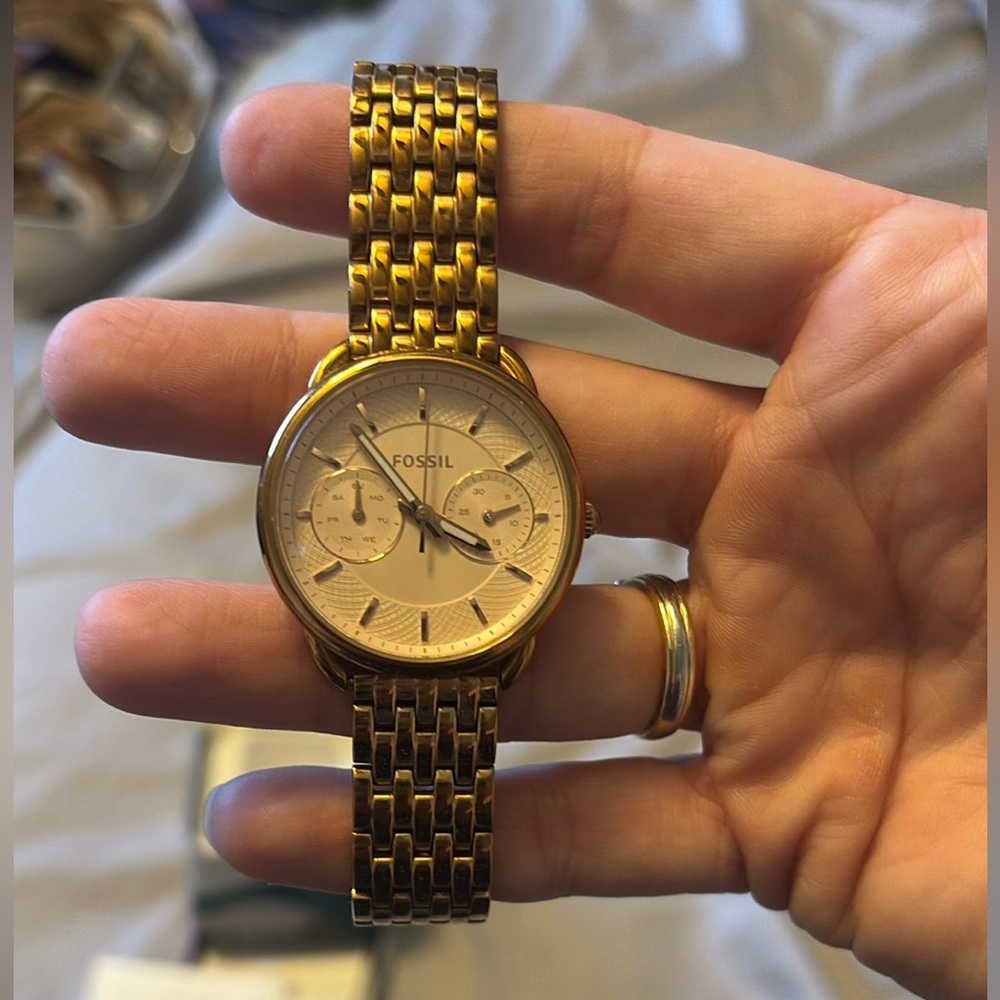 Like New Fossil Rose Gold Watch with Metal Link Bracelet